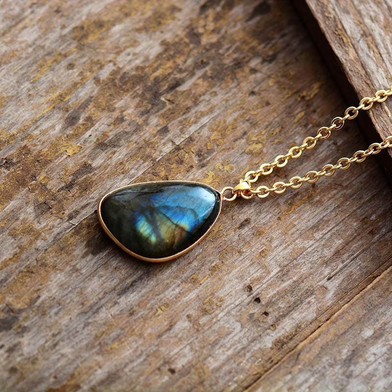 Natural Labradorite Pendant Necklace - Cape Diablo